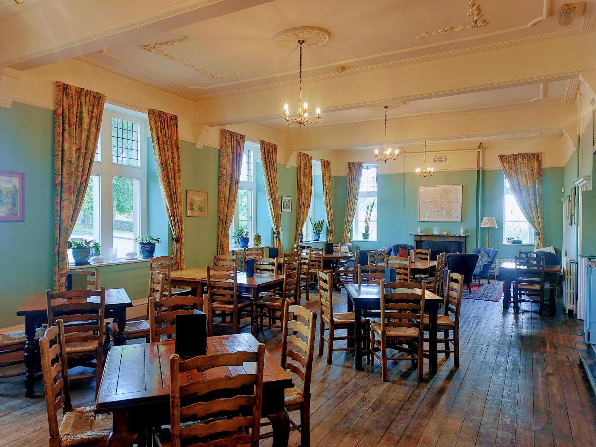 Monsal Head Guest house 3*